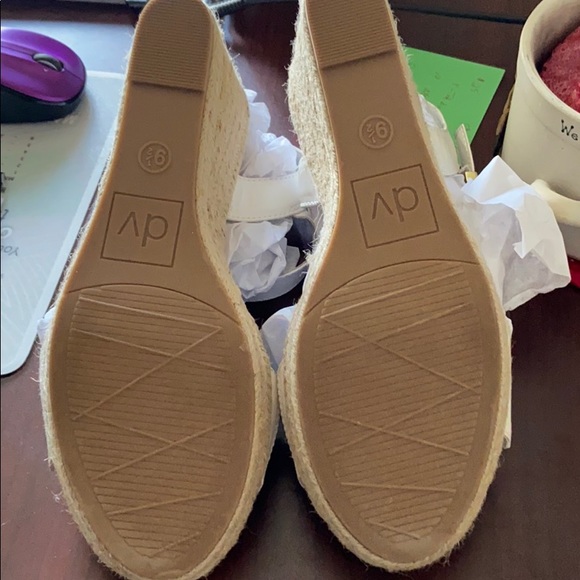 DV Ivory Espadrilles Woven Sandals - Picture 7 of 7